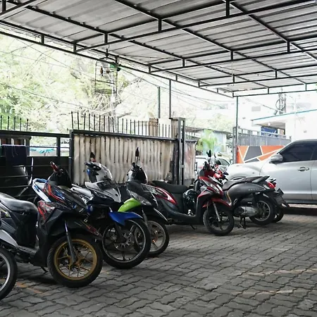 Cosmo Tanjung Duren Mitra Reddoorz